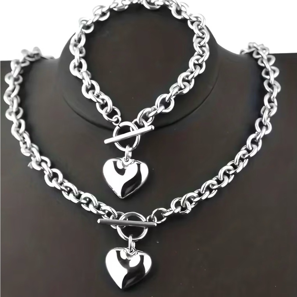 NWOT Silver Heart Toggle Chain Necklace and Bracelet Jewelry